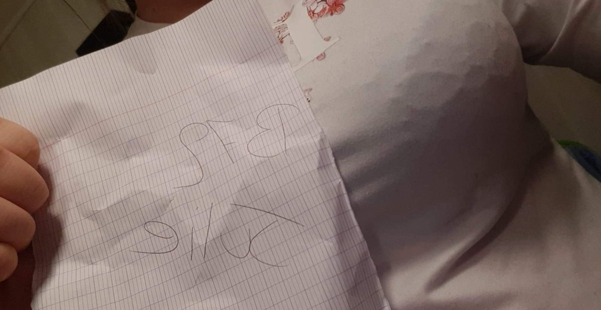 B72Julie's tweet photo. Tout les 50 #RT sur ce tweet j'offre une nude à tout ceux qui ont RT 🎁😋 https://t.co/1KDcfwQd7C