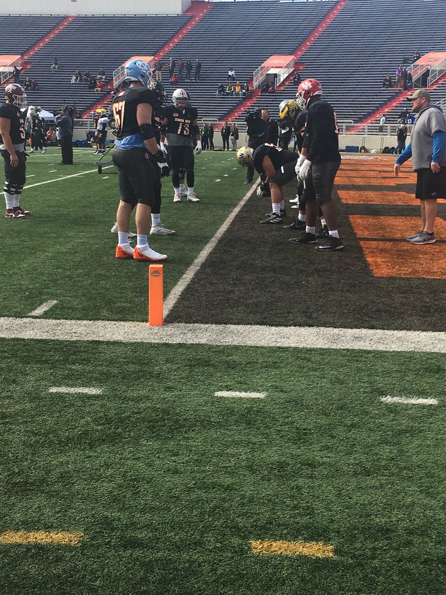 searcy_leon's tweet photo. Offensive linemen getting it done at the โฆ@seniorbowlโฉ #bigsexies #realmenblock https://t.co/940xsJRDpg