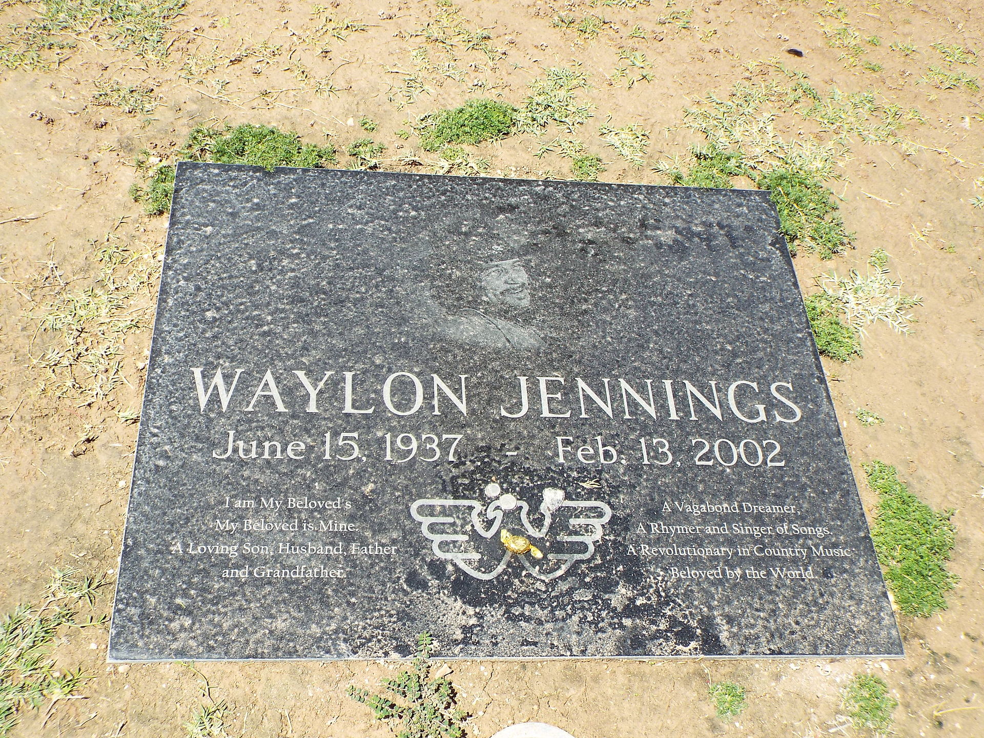 Traces of Texas on Twitter "Waylon Jennings' grave in the Mesa