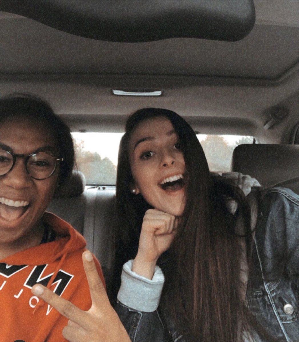 deca_pfhs's tweet photo. Carpooling for the win🤩🤩 #vadecacleansup https://t.co/IDO0mYYhlr