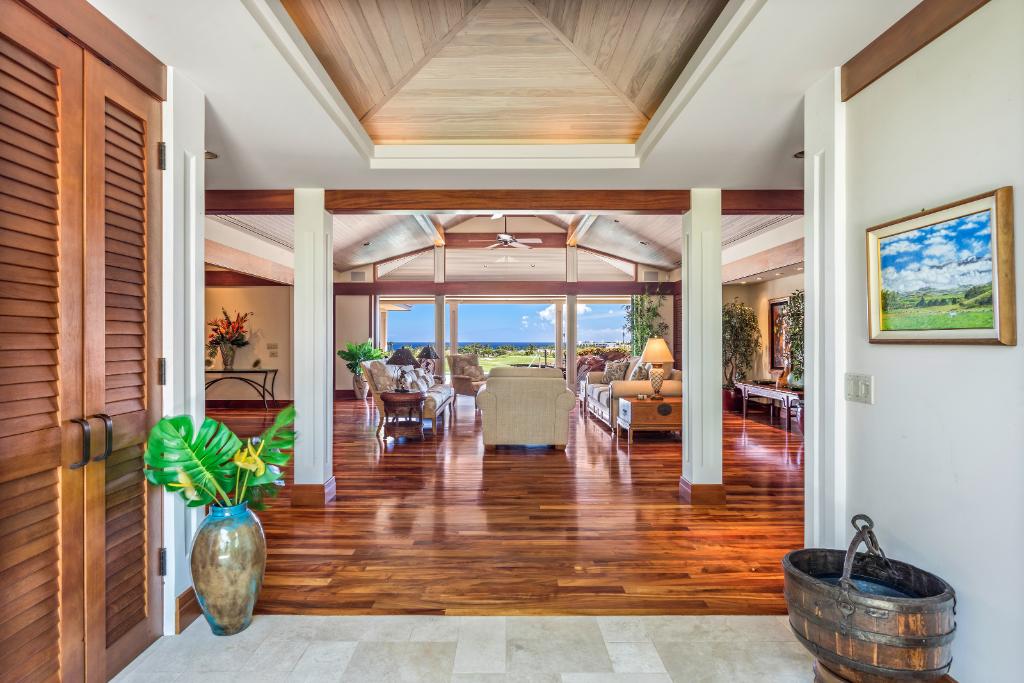 MaunaLaniPoint's tweet photo. Living room views at quintessential Champion Ridge 😍 

#islandofhawaii 
#beach #vacay #wanderlust #beautifuldestinations #travelgram #hawaii #gohawaii #maunalani https://t.co/uO0oCPMgey