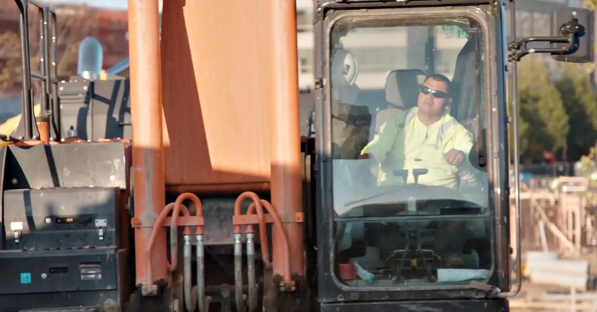 You don’t have to be chained to a desk for eight hours a day to make a great living. ow.ly/NeVe30qbymt #skilledtrades #ThankADitchDigger