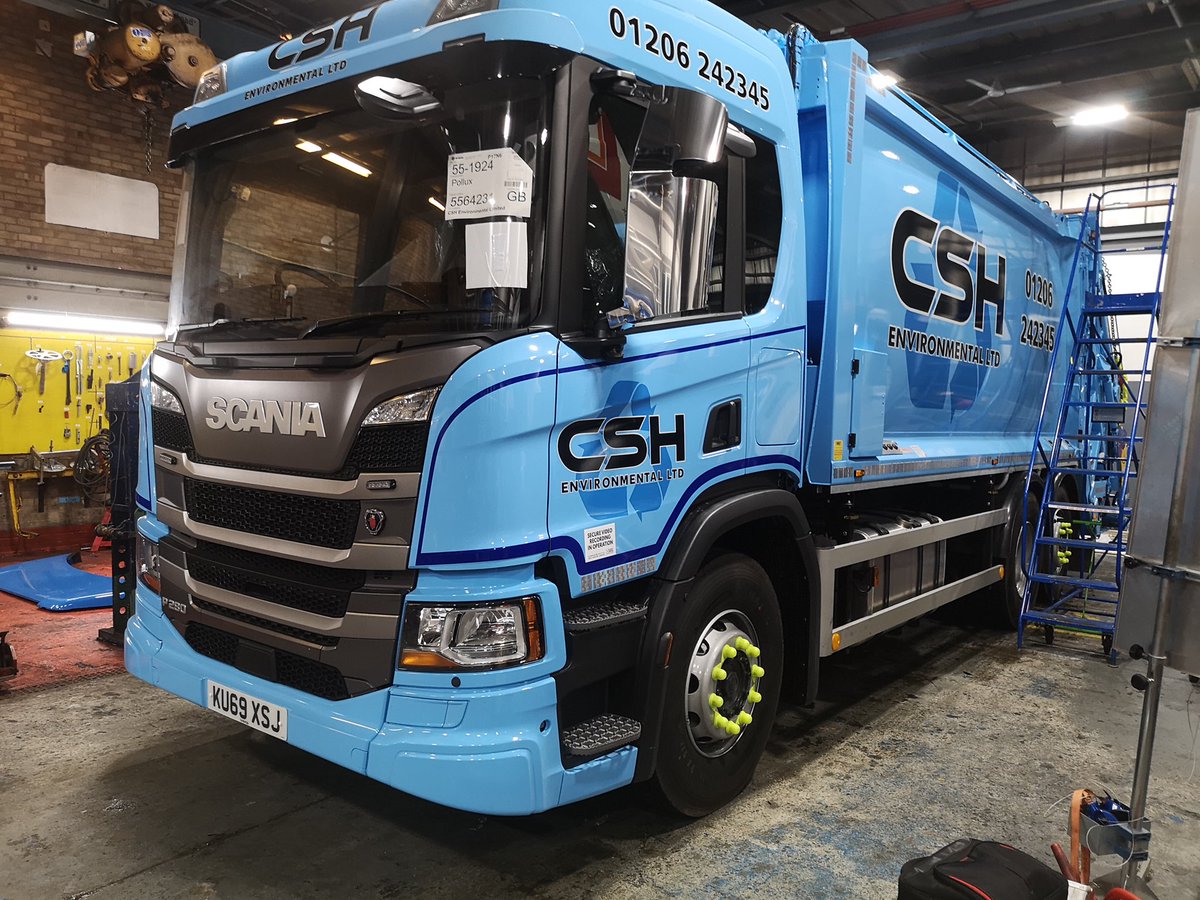 FleetFocusUK's tweet photo. That’s another new vehicle ready to hit the road for CSH Environmental. All work was completed at @TruckEast Stowmarket prior to delivery, making for a smooth handover for the customer.
#fleet_focus #telematics #vehicleelectronics #vehiclecctv #vehiclecameras https://t.co/3fVfj902Md
