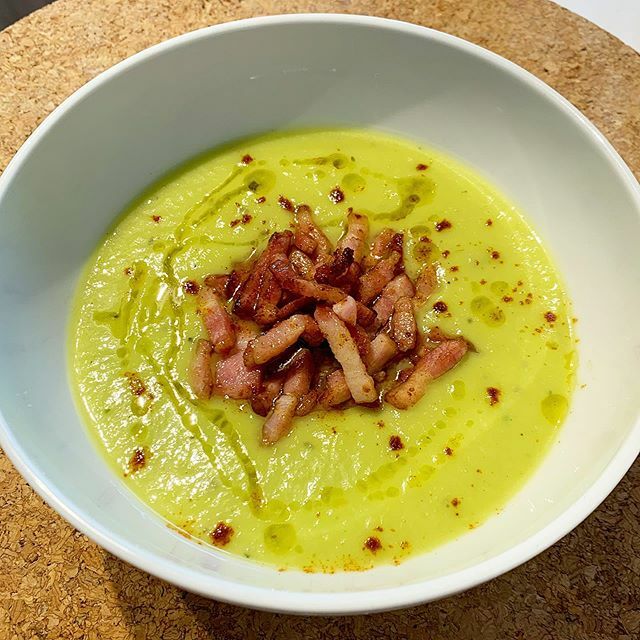 kohealthy's tweet photo. 🔸Crema de Calabacín 🍵 - 800 gr Calabacín - 2 puerros
- 2 ajos
- 100 ml agua
- Toppings: Beicon 🥓 - Sal &amp; Pimienta 
#mambocecotec .
.
. 🔸Courgette soup 🍵
- 800 gr Courgette
- 2 Leaks
- 2 Garlic
- 100 ml water
- Toppings: Bacon 🥓 - Salt &amp; Pepper 
#mambocecotec .
.🔸Crema de… https://t.co/TVWAgnEM1l