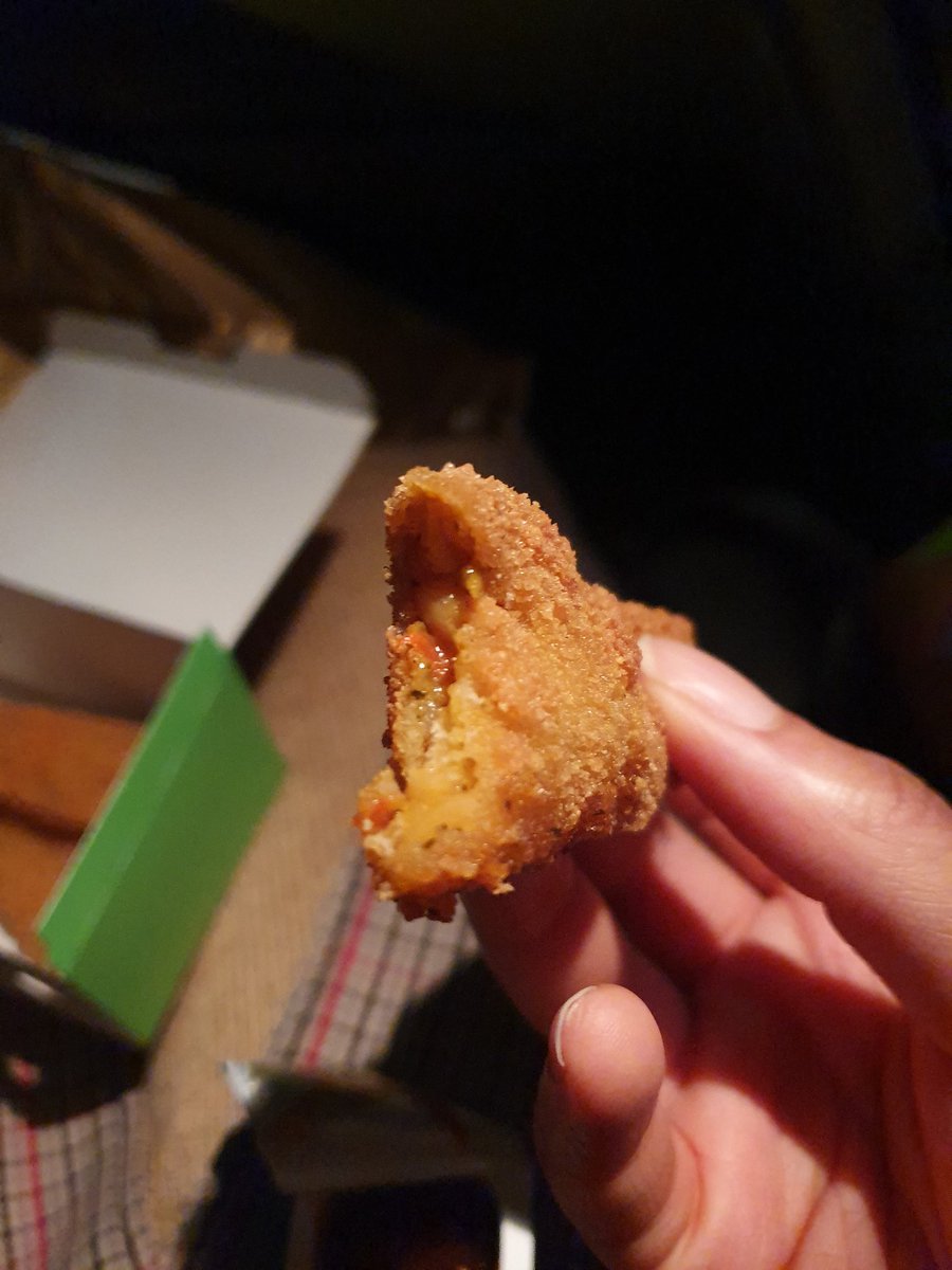 cocoavegan's tweet photo. McDonald's #vegan dippers are so far the most uninspired out of the main fast food chain #veganuary products. You can get vegggie dippers like these from the freezer section in Iceland. But they're tasty! I'll get them again. If they ever release a vegan big Mac.... it's over! https://t.co/TmyoyZGopW