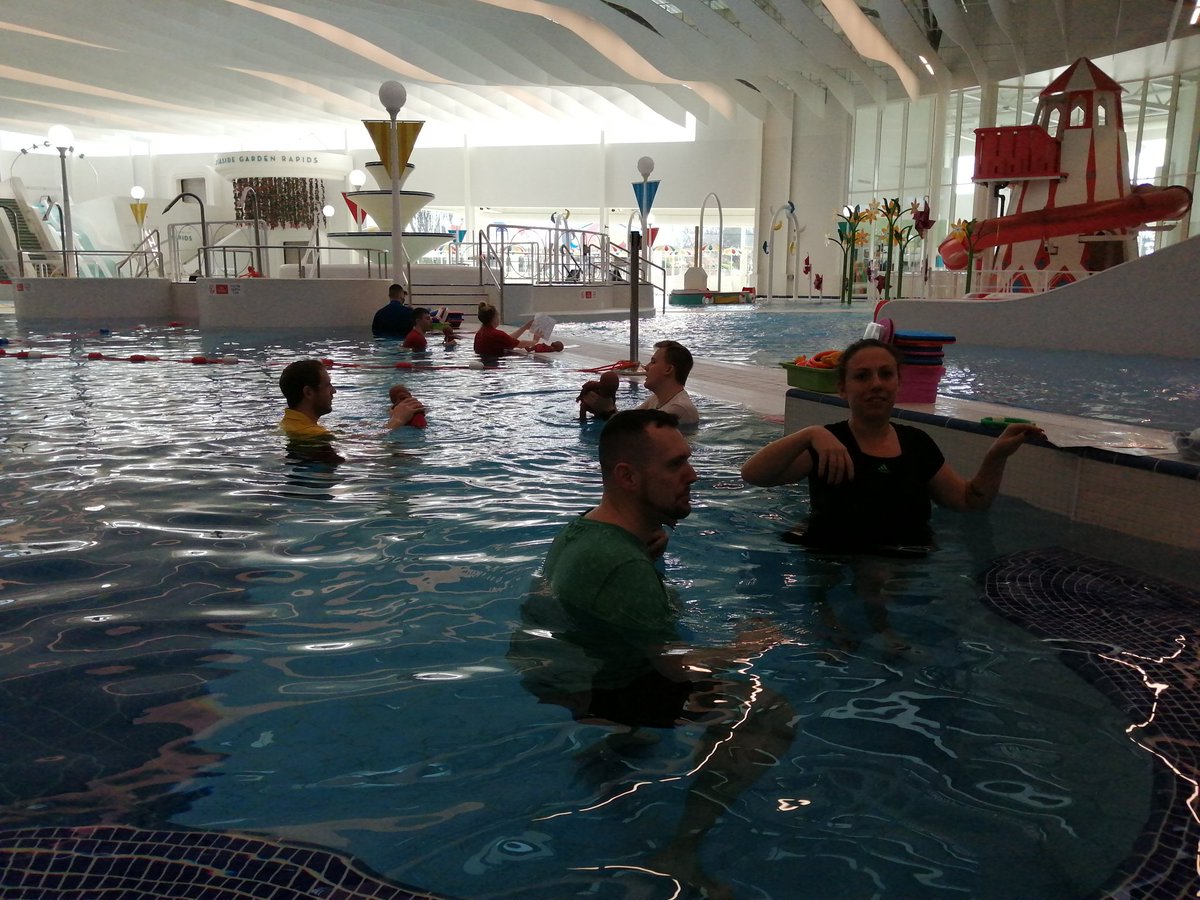 KickandSplash's tweet image. Been a busy few days with @Butlins trainee teachers in #BognorRegis learning some new skills with @STA_HQ #babyswimming qualification. Fabulous practical assessments by all...😊