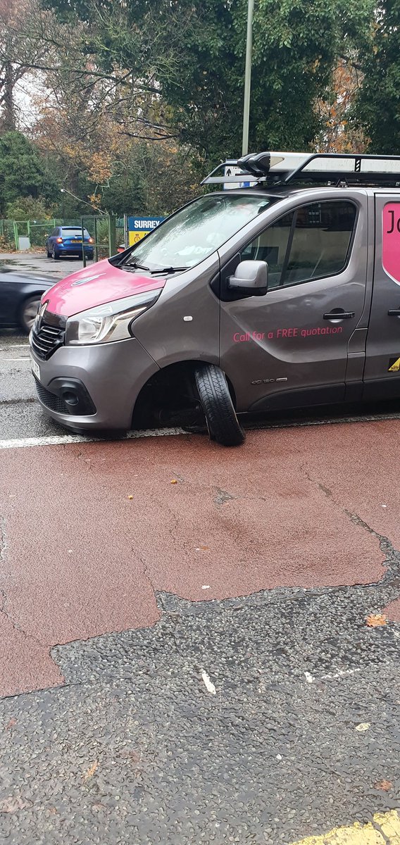 johnniematthews's tweet image. Decorated my van in leeds away colours and the fucking wheels fell off! Couldn't make it up 🙈🤣 #lufc