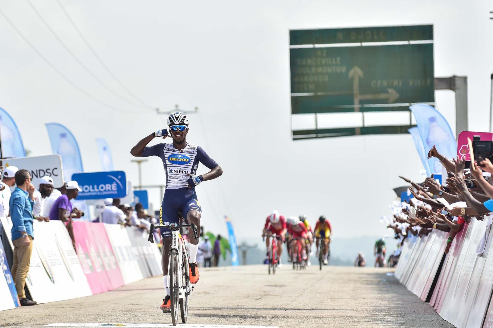 EO6RetrXsAIKE-V?format=jpg&name=large