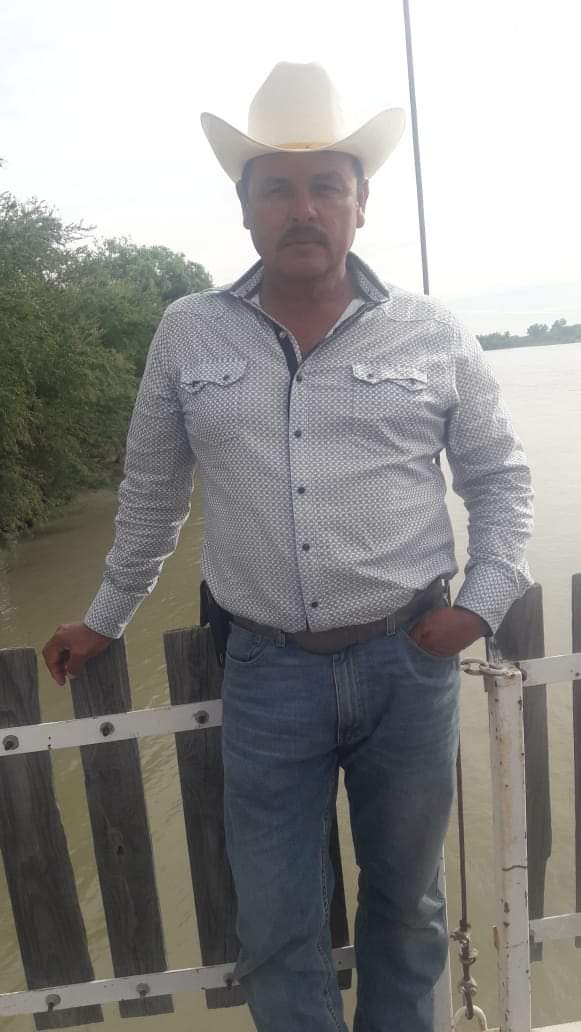 Cachondo109502's tweet photo. Aquí les comparto un poquito de nuestro machito José  casado caliente ...........este tipo de hombres me calientan .......opinen que les parece .......hay vídeo.,no se olviden de 🔂🔂🔂🔂🔂rtw.....
#HeteroEnganado #machitocaliente https://t.co/fXqhc2N71p