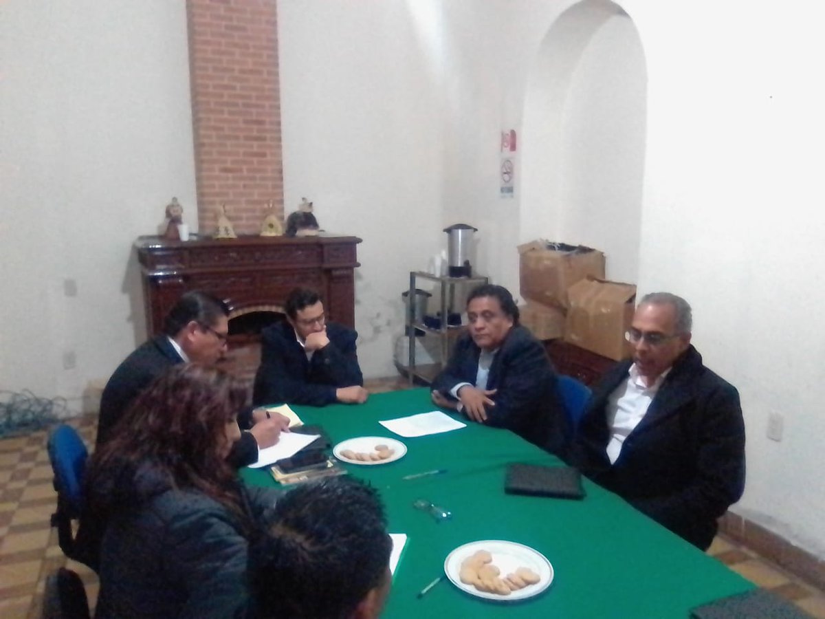DelsolEstrada's tweet photo. Ayer en una reunión de trabajo con SEGOB, atendiendo temas de ejidos que solicitan apoyo, gestión, orientación e intervención de mi parte. 
Sede SLP
SEGOB MEX EN SLP https://t.co/Q411YxSdoy