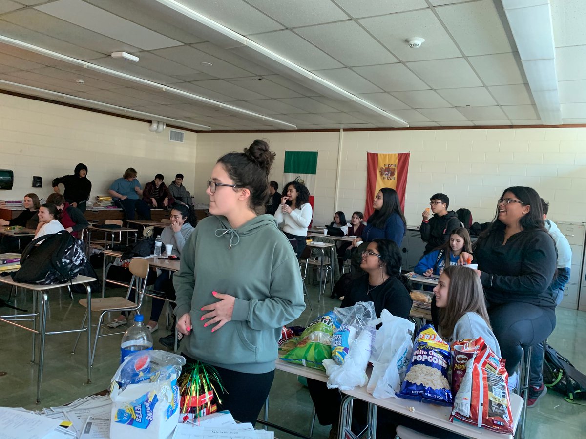 PaolaBonanno3's tweet photo. Today the #multiculturalclub talked about #threekingsday with #bectonbest students and @SraDSanchez. https://t.co/hkxvJwHeIi