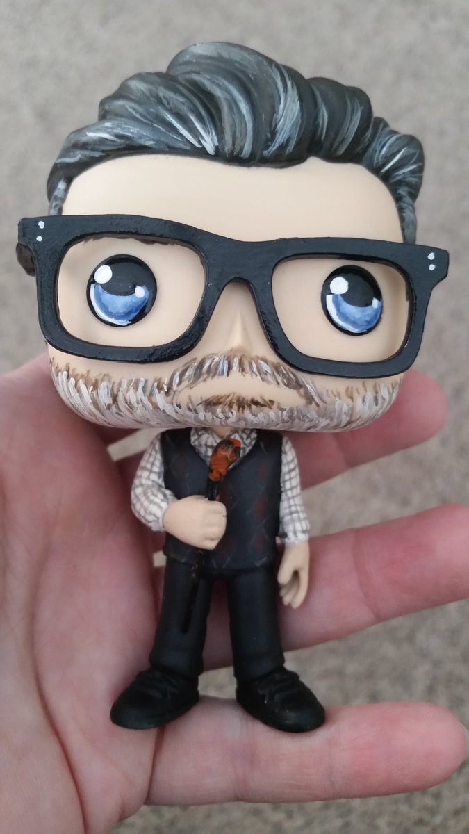 DeniseStovin's tweet photo. He's a day late for #TimOmTuesday but he's here!! 😍  Every time @LMRourke sends me a finished photo I think they're so perfect that they can't possibly be more amazing  in person... and every time they are.

It's an overcast, sloppy, snowy day today, but Stan is my sunshine! 🌞 https://t.co/ygkWuGVVC9