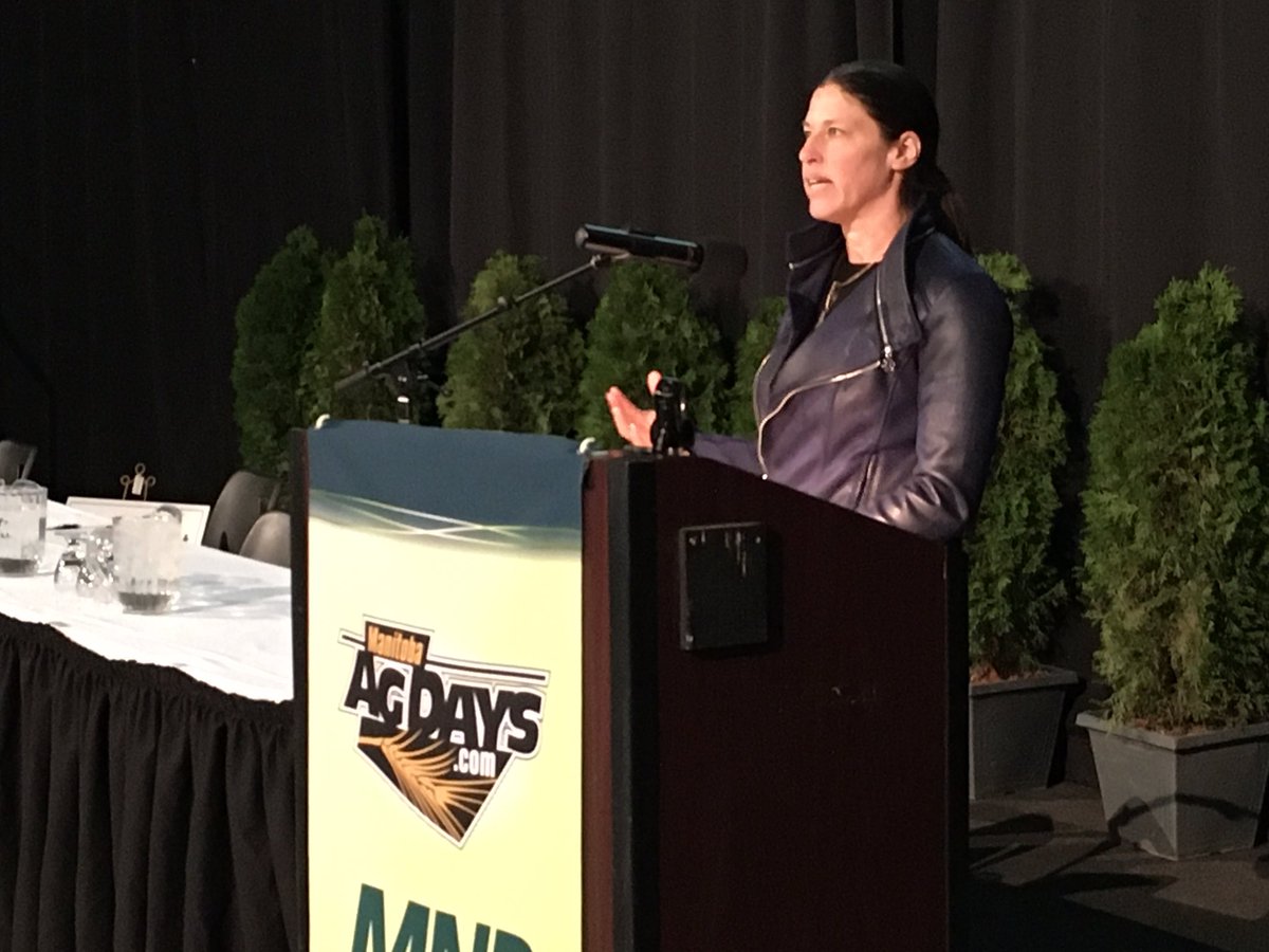 AlexisStockford's tweet photo. Producing cattle under a microscope at #AgDays20: Vet Dr. Keri Hudson Reykdal asks where consumers get their info. Says it is often the loudest, most interesting looking, controversial or best-funded sources. @MBCooperator https://t.co/EuxQbrYIfR