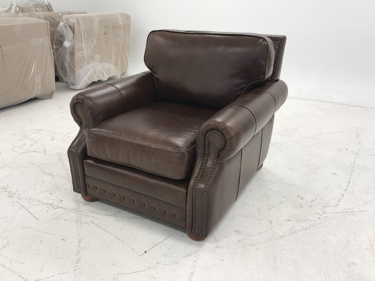 sofasmadeinusa's tweet photo. We love this deep style! https://t.co/vRJPeCXnCL