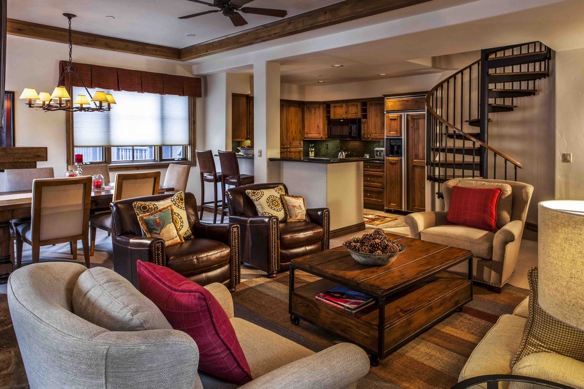 The Fitzhugh Suite is a 2 bedroom 3 bathroom condo with views to the north and east. This unique condo includes a spiral staircase to the 2nd-floor loft which provides two additional beds and a private bathroom. bit.ly/36tSyV7 #VailMtnLodge #Vail #VailLodging