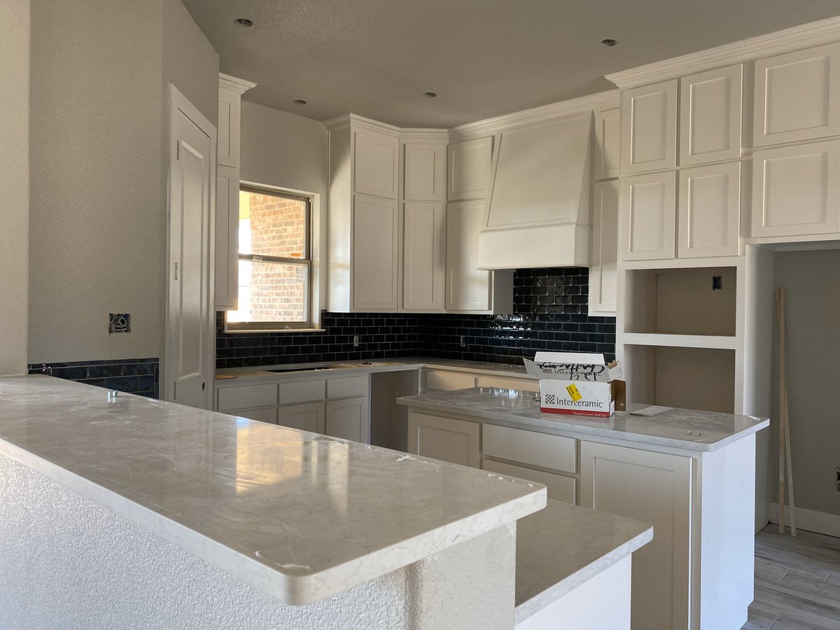 GraniteBros's tweet photo. Marbella White #Quartz by @msisurfaces ◻️◻️
Install we did in Morgan’s Point area. https://t.co/p3xO4eDVkI