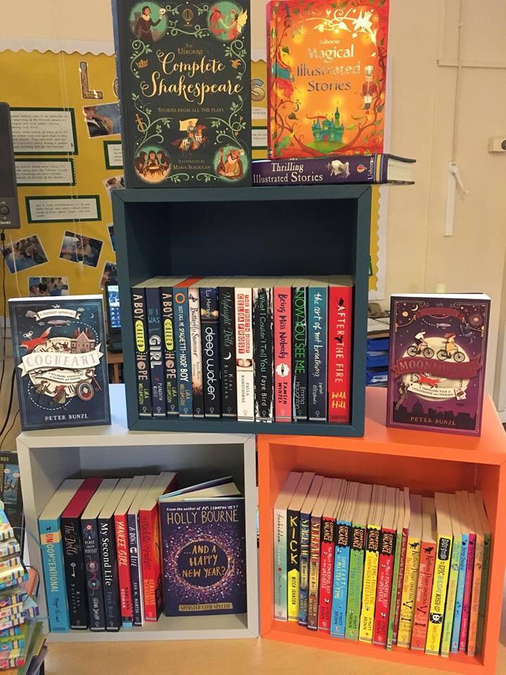 turnup4books's tweet photo. As it’s #LibraryShelfieDay how about adding some brand new Usborne books to the shelves of your school without using ANY of the schools’s budget? #usborne #transformyourschoollibrary #tysl https://t.co/wVmXCT2nl0