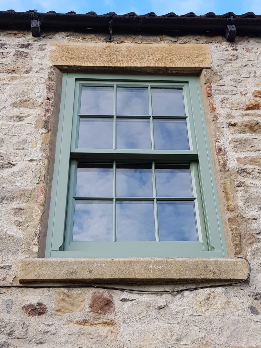 Great day for an installation today #bluesky #richmondshire #timberwindows #slidingsash

x.com/PatchettJoiner…
