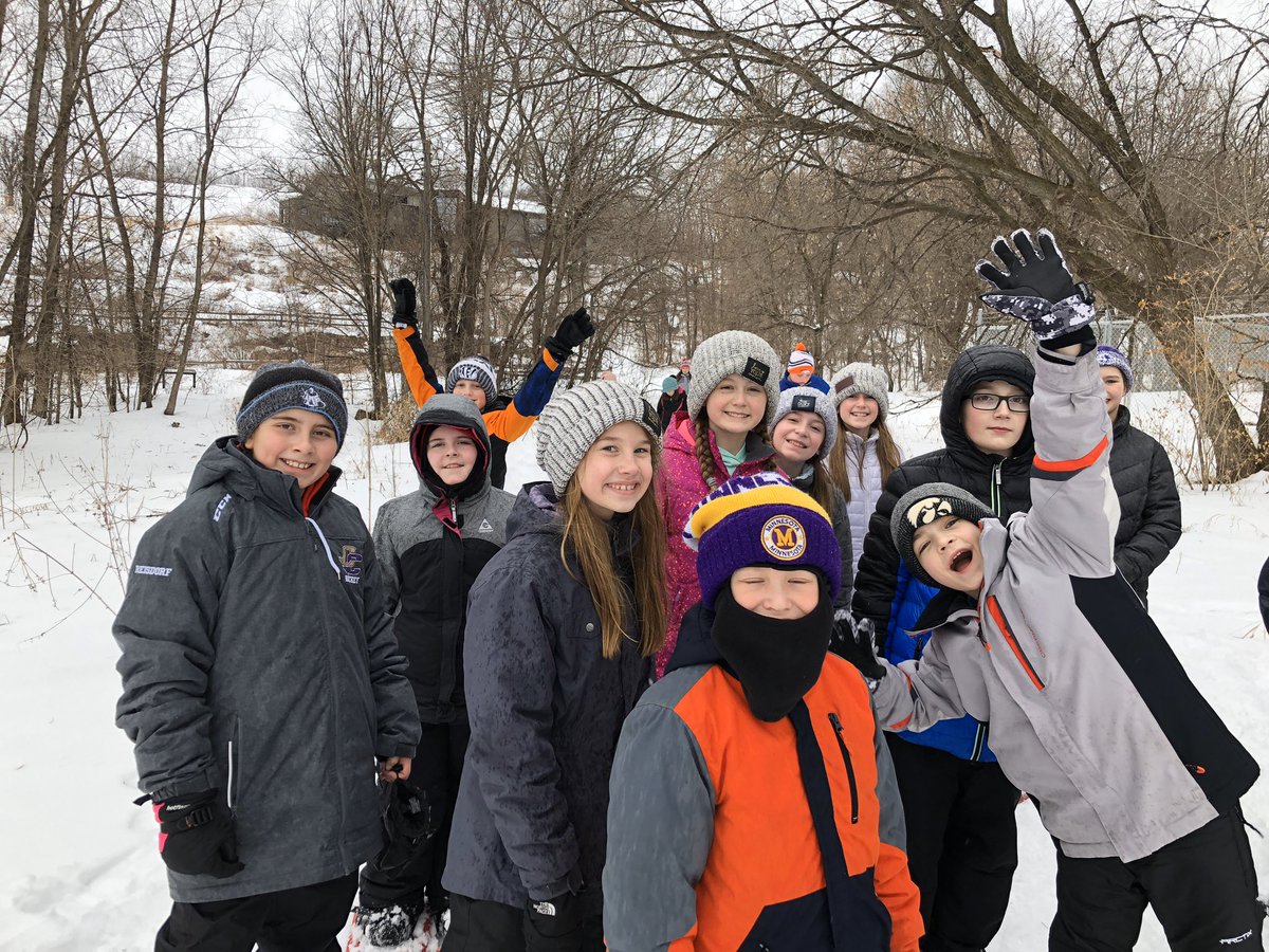 MrsMcKeever5's tweet photo. Snowshoeing fun! @JesElementary https://t.co/LU5LGQgQDg