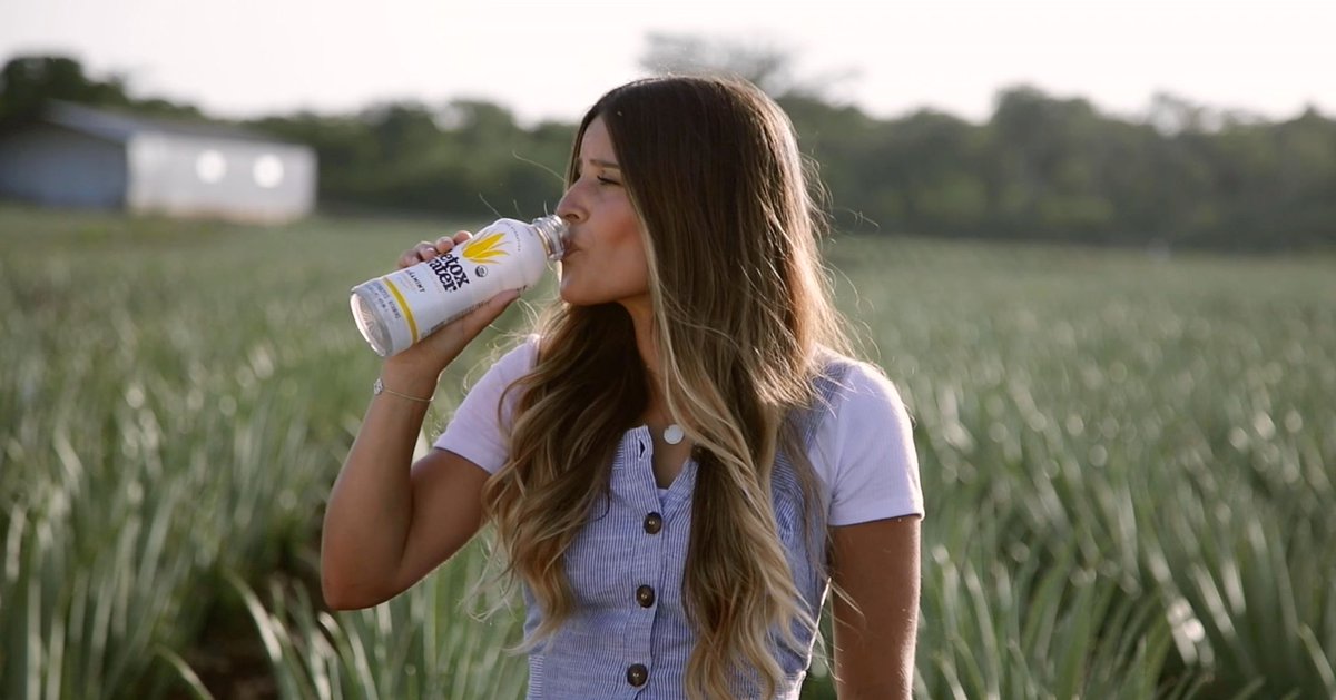 Did you know? Aloe is one of the most powerful #prebiotics in the world, healing your body from the inside out 🌱#DrinkAloe and experience what we call #HealingHydration 💚💦Learn more bit.ly/2JppXXs