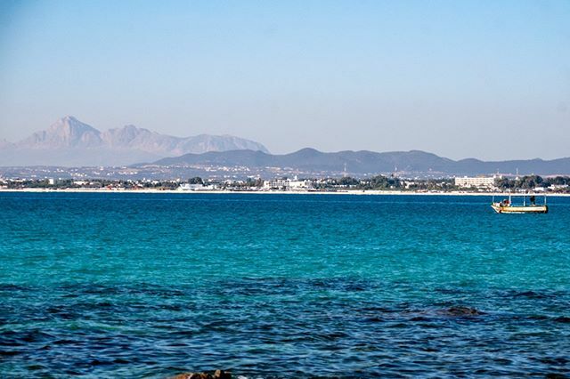 Long, cold winter days have us dreaming of summer on the Mediterranean ☀️🌊🏖 #hammamet #Tunisia #visittunisia #engagingtravel #traveldeeper ift.tt/2RlU5rb