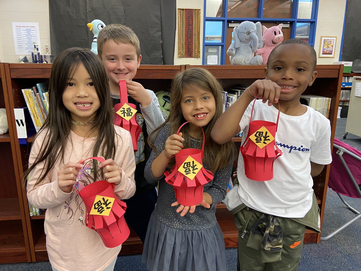 library_spencer's tweet photo. Second graders celebrating Chinese New Year by making red lanterns 🎉🏮🧨 #MISDliblove #xinniankuaile @SpencerBroncos https://t.co/3MTgB4pXT8
