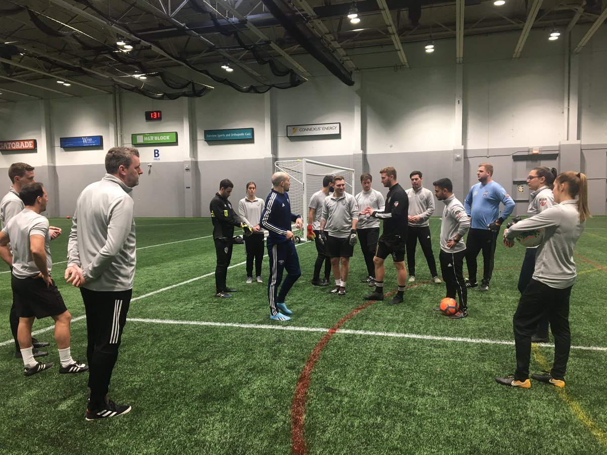 ddemma21's tweet photo. High intensity Coach Ed today - GK Training.  Impressive hands on training by BSC coaches!  @BlaineSoccerMN #P1soccer https://t.co/cK1Ofz3ZPh