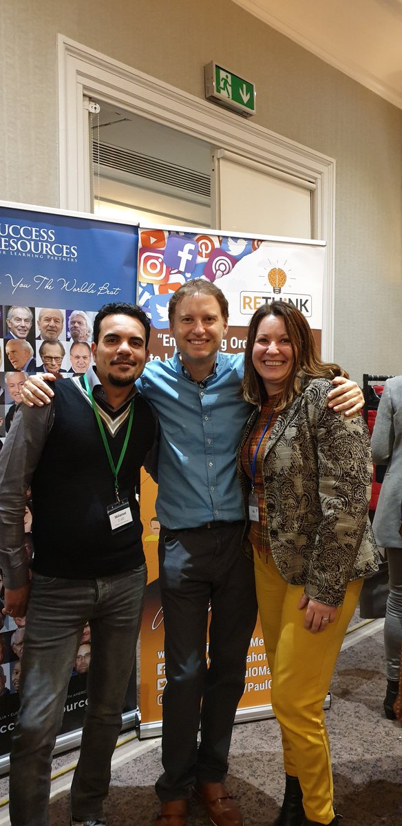 MoElalfi's tweet photo. If you want to change your  mindset around social media YOU HAVE TO experience  of being with The Amazing👍💥 @PaulOMahony with the Amazing group ✨🎇🎆#London #rethinkandgrowrich #LibraryShelfieDay https://t.co/MNiWndweO7