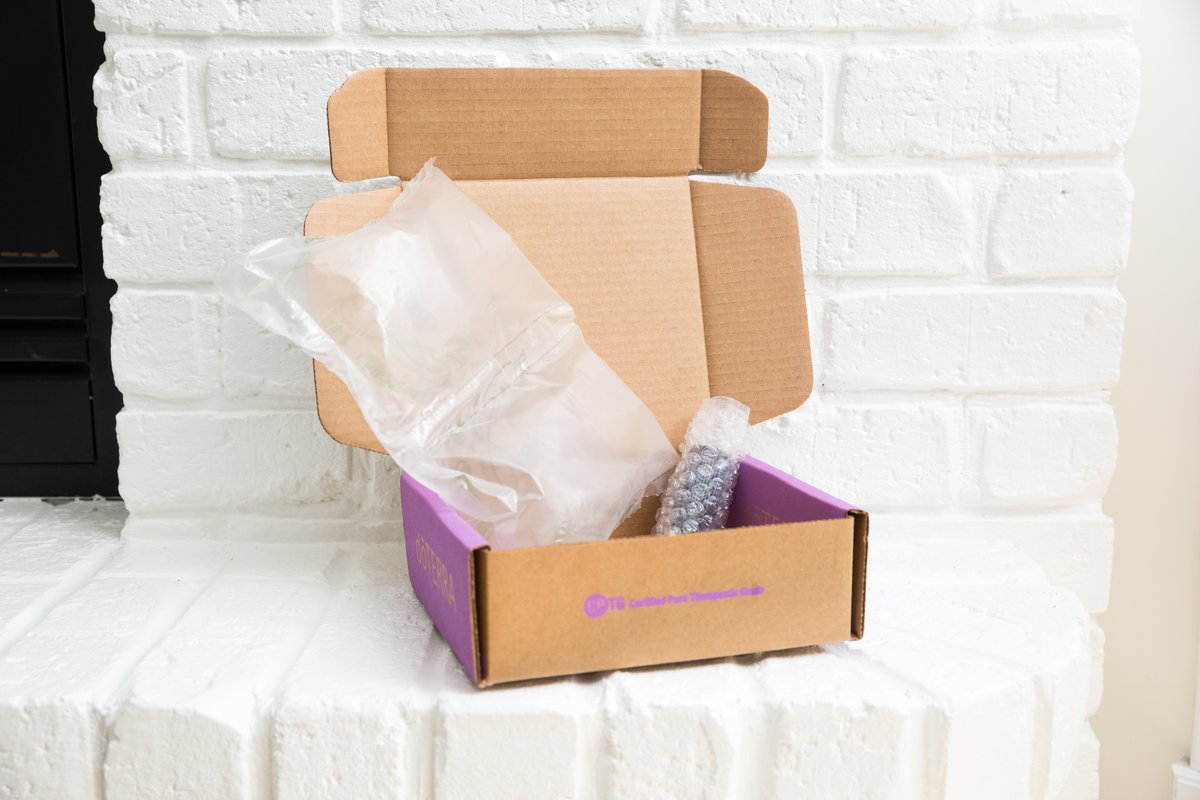 doterra's tweet photo. Big things have been happening around doTERRA to be more conscious of the environment! New sustainable shipping solutions will be rolled out in the United States and Canada starting at the beginning of this year!🍃 https://t.co/k3aIYQNR3s