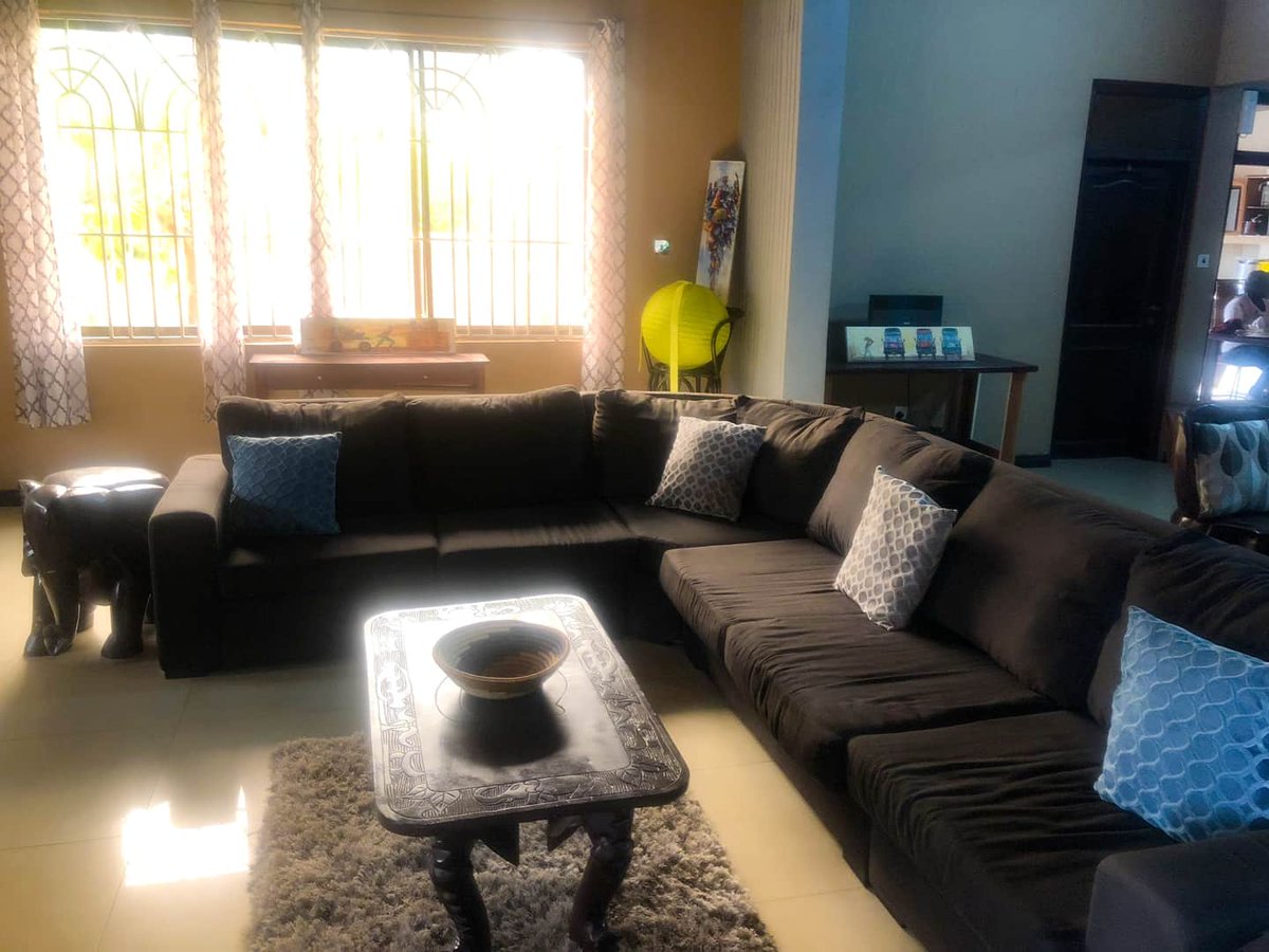 DannResidence's tweet photo. Welcome to your home away from home, the afrocentric, serene and peaceful villa situated in the heart of East legon.

@amdecoafrica
.
#rent #realtor #realestateagent #realestate #apartmentsforrent #luxuryhomes #luxury #propertymanagement #realestateinvestor #realestateinghana https://t.co/dHTuWSpNgX