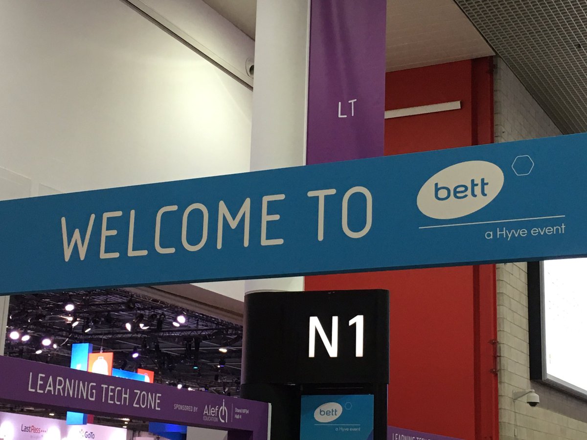 Jason80790864's tweet photo. A great day at #bettshow https://t.co/s4IXg5PMhU