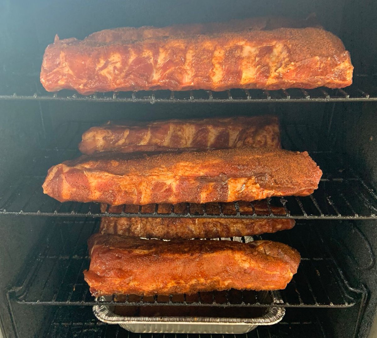 Masterbuilt's tweet photo. Needing some mid-week #Meativation? Check out these smoked ribs by @BPking1218!
What did you cook in your Masterbuilt recently? ReTweet with your photos!!
https://t.co/ctu3qHbyDU
#Masterbuilt #TeamMasterbuilt #SmokedRibs https://t.co/M8QOvHwF8e