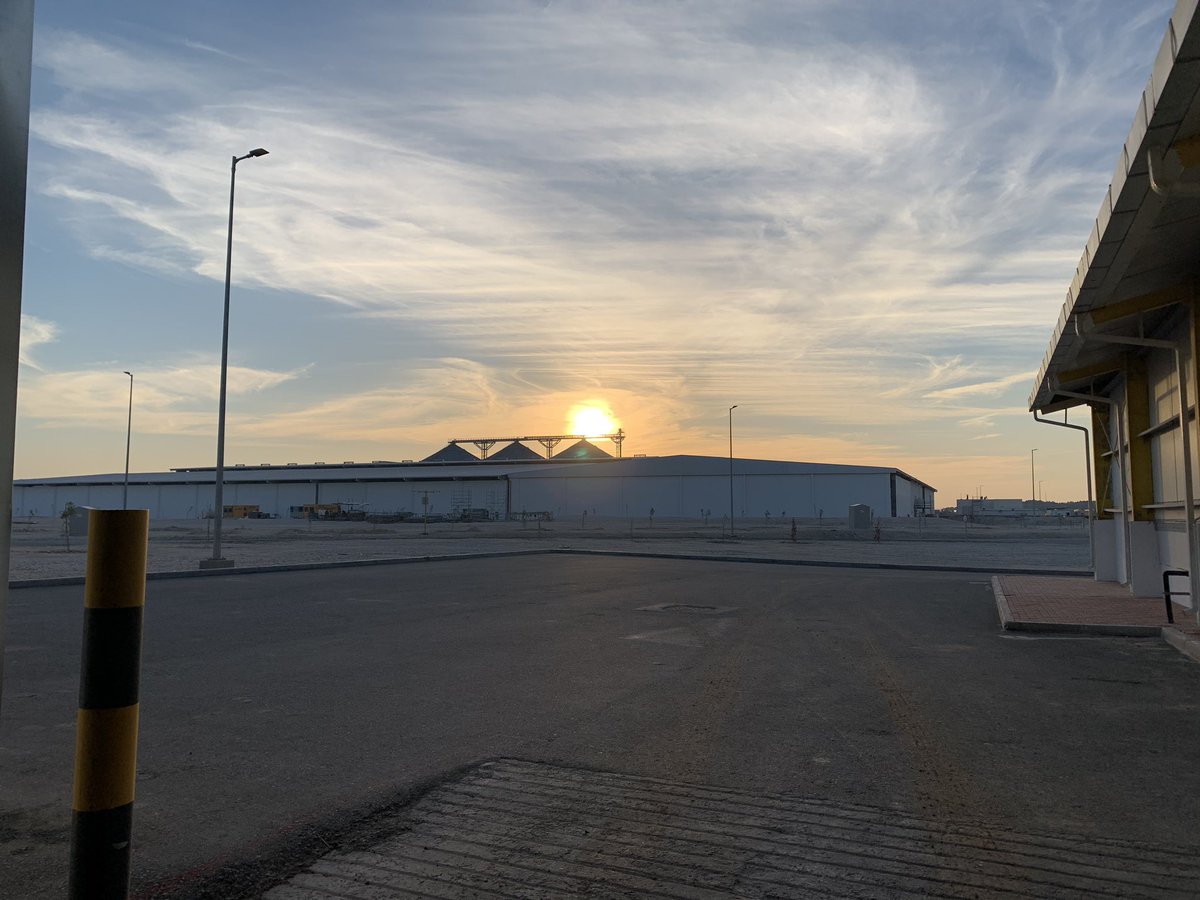 Davidrowe_1's tweet image. I visited a farm in Qatar last week to deliver on farm training.  Proud to be  Representing the @SaveCowsNetwork teaching the #Dairyland hoof care course. A great experience working with some great guys using #ComfortChute #SaveCowsNetwork