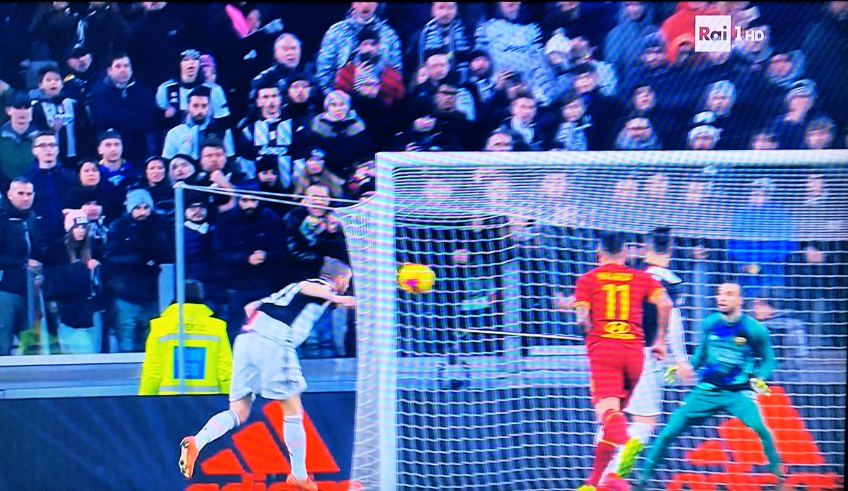 Goldrake1810's tweet photo. Siiiii Leonardo #Bonucci la TRIPLICA
#CoppaItalia
#JuventusRoma 3-0
#JuveRoma 3-0
#FinoAllaFine
#ForzaJuve 💪
#22gennaio
3-0... Alla fine del 1’ Tempo !!! 🤣
👋 #Riommico #Riommerds #Asrom https://t.co/GHRbOUOVqh