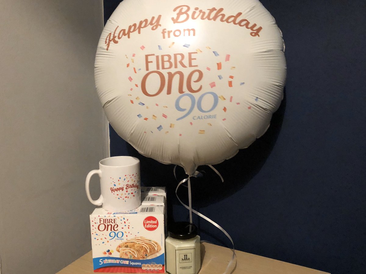 traceycwilliams's tweet photo. (Gifted) I might not have had the best birthday due to illness but this made me smile when it arrived from @FibreOneUK The new Birthday cake bars are delicious.. thank you #TweetMoreCake https://t.co/VOnfNS9mtn