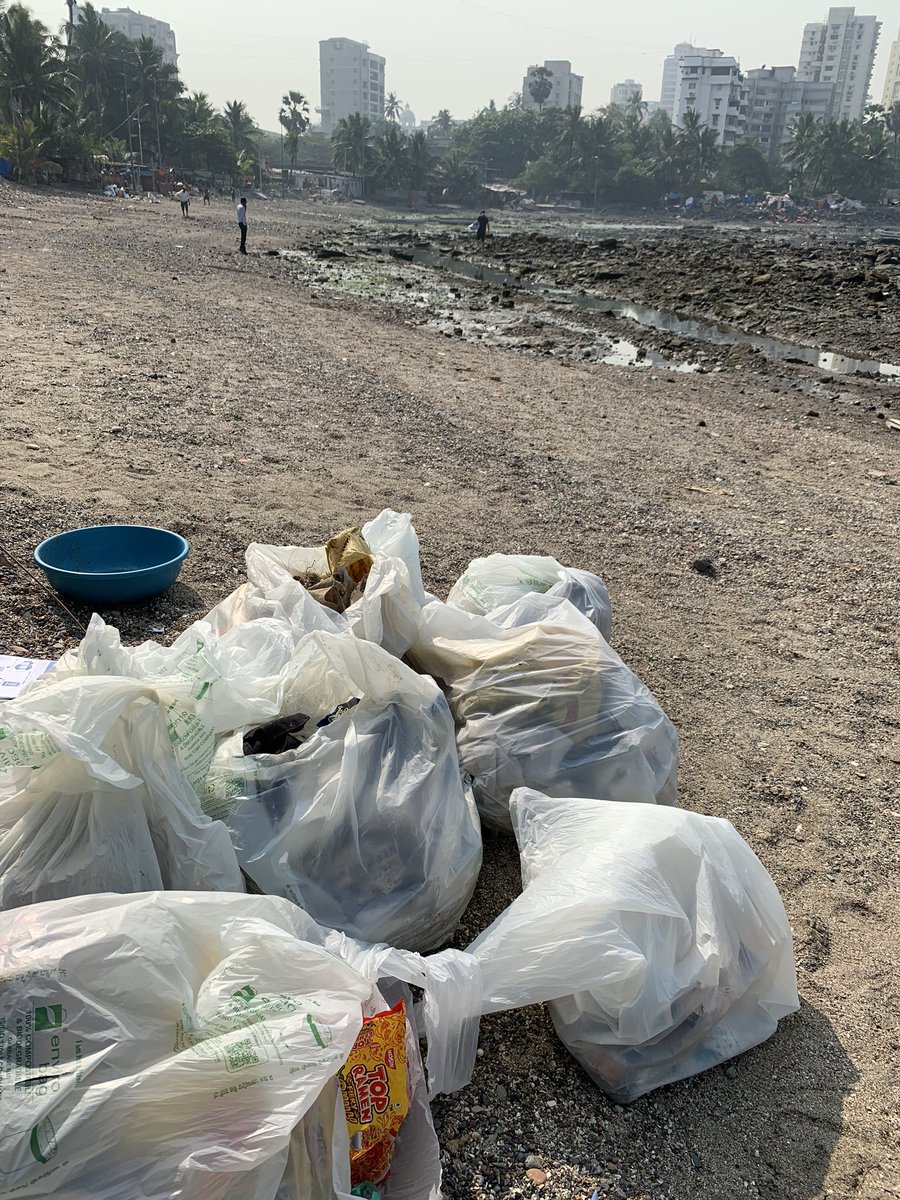 msneidmusic's tweet photo. Today for #asbcsr a group of students cleaned up a small beach near a fishing village in Bandra. It was amazing to see the difference from when we arrived to when we left - we filled up at least 15 biodegradable trash bags with loads of plastic waste! #asbindia #asbms #noplasric https://t.co/aaiRnIiHX4