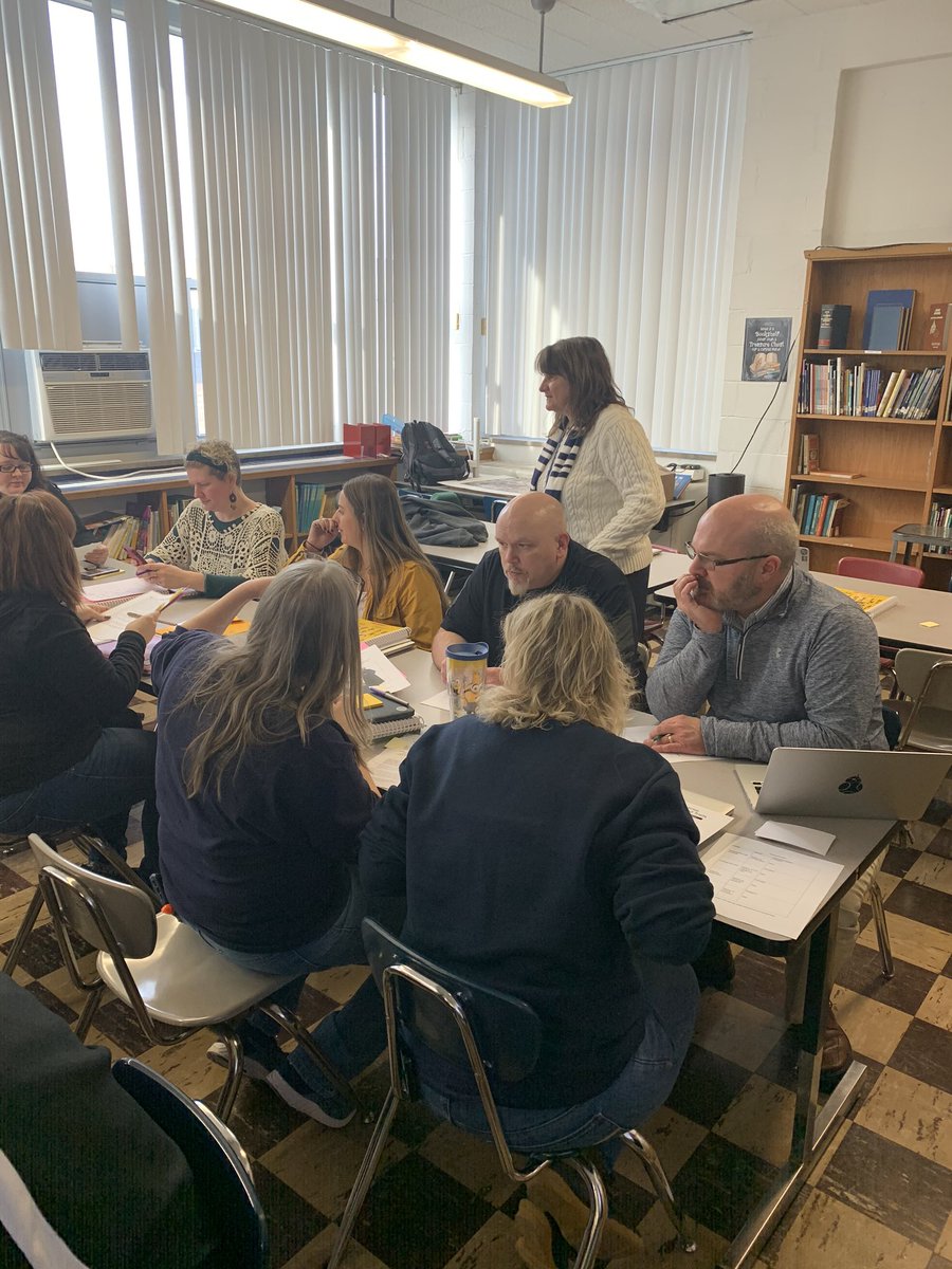 Mdeelee's tweet image. Reading across the curriculum PD at DMS #KCSlearning2020 #DMS