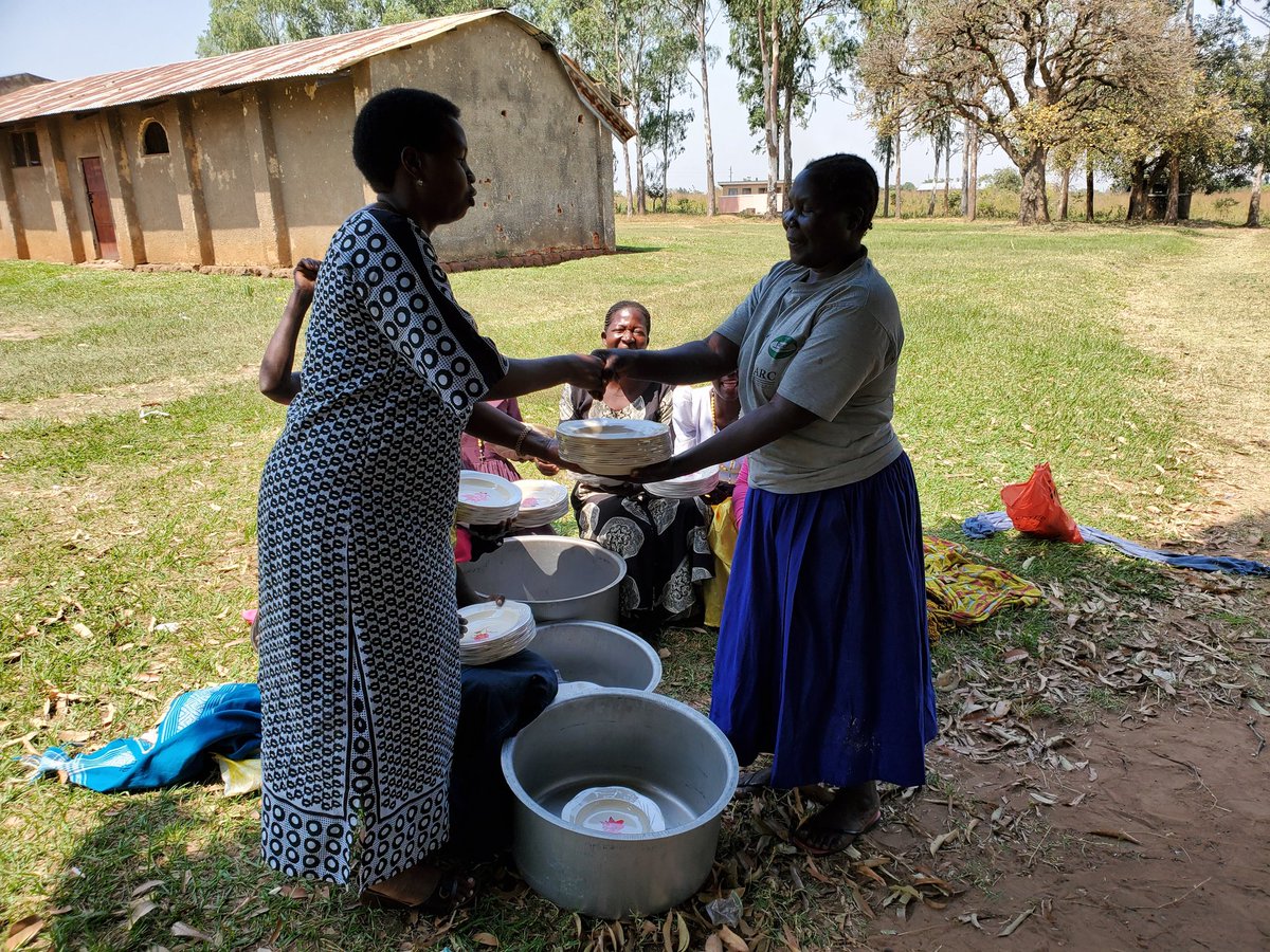 AkelloLucy5's tweet photo. Teaching them how to fish. St Theresa catering group in Agwayugi received their set of sauce pans and plates https://t.co/byBdYuWWRp