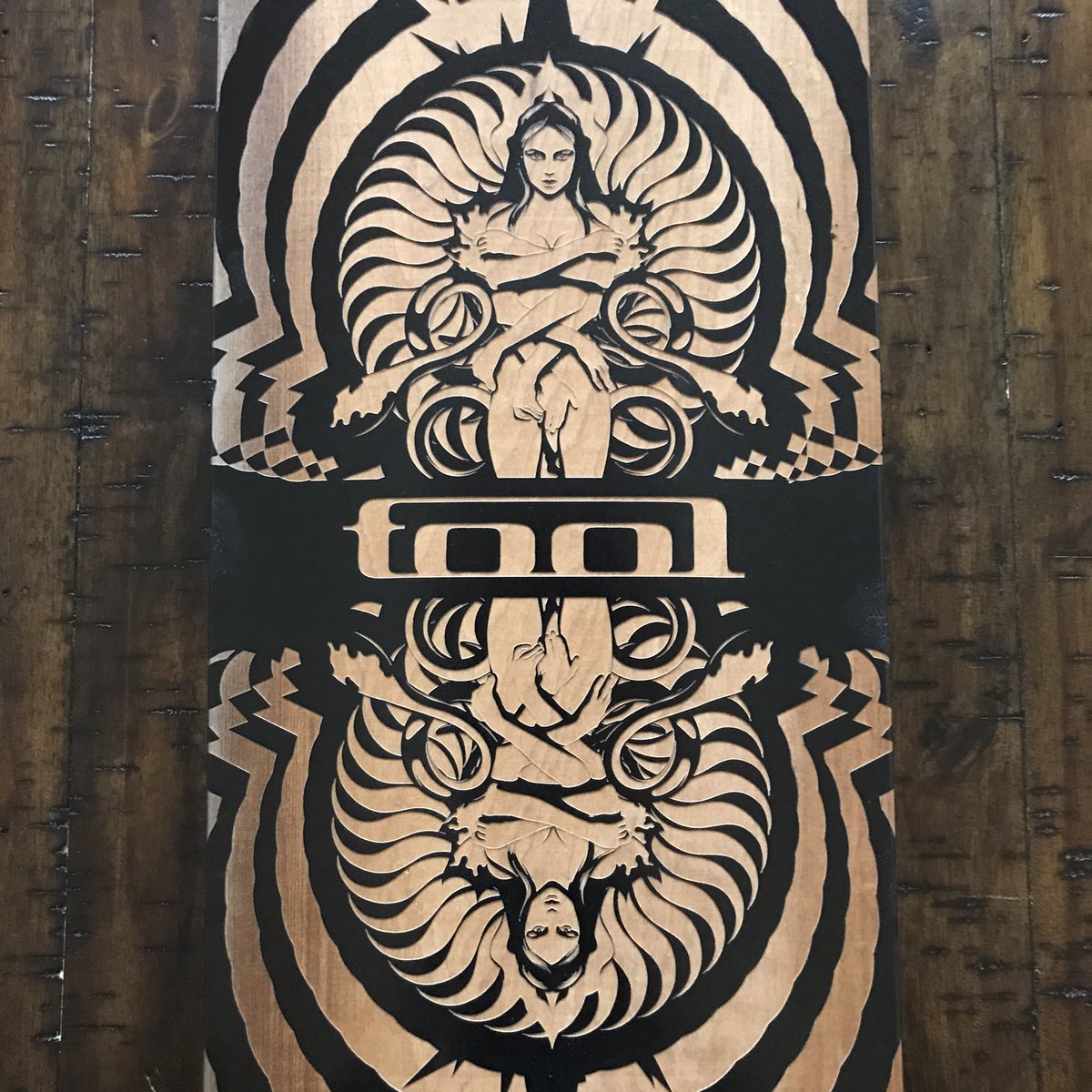 80sixedD's tweet photo. Trying again to get this to @Tool tonight @AACenter let me know if you know someone I can hand it off to. @mjkeenan @AdamJones_tv @ToolPusciferAPC #engravedskateboard #dallas #dallastexas #texas #americanairlinescenter #tool https://t.co/UbWdYhwDhb