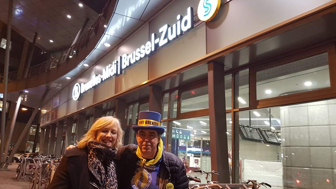 The wonderful @snb19692
'The first person I bump into in Brussels. The legendary @CaroleCadwalladr . Literally as we left the train station. She literally walked up to me and said 'Steve .... isn't it.... OMG'