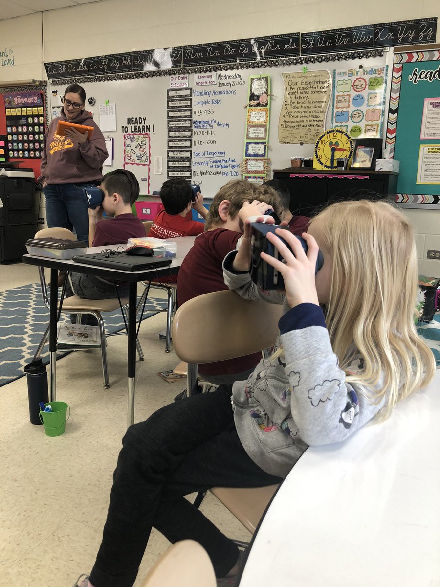 We took a virtual reality trip to the Antarctic to see the setting from our One Book, One School “Adventures of a South Pole Pig”! Students loved learning more about the South Pole and all its beauty and wonder. <a href="/D45Westmore/">Westmore School</a> <a href="/D45Schools/">School District 45</a>