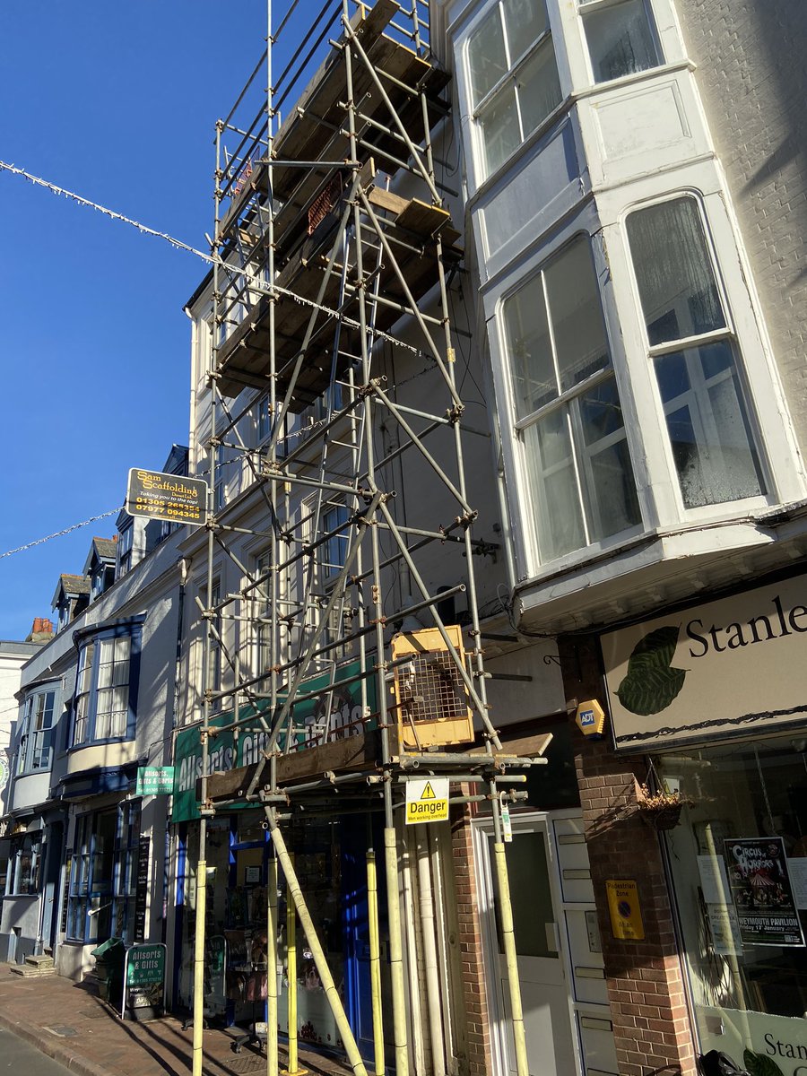 SamScaff2003's tweet image. A few from last weeks work. Well done team! #teamwork #scaffolding #dorset #WednesdayMotivation #ScaffoldDorset #TakingYouToTheTop