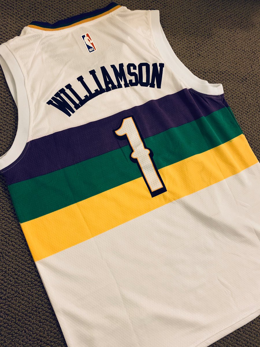It’s fair to say I’m extremely excited about today. This beast is making his official NBA debut for the @PelicansNBA 
Let’s dance @Zionwilliamson #GoPelicans #NOLA 💪🏼 🏀 ⚜️