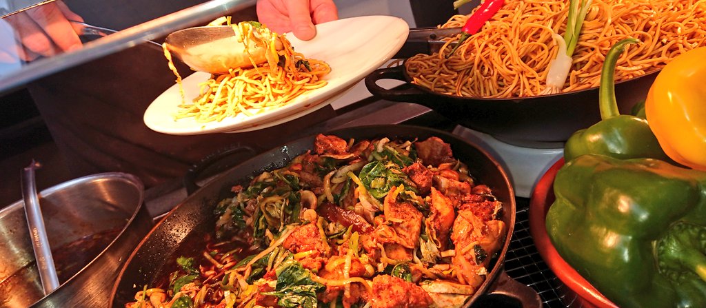 jpc7508's tweet image. Today's lunch @Greshams_School @AtHolroyd fresh, colourful tasty food #oneteam #samegoal. @halesworth_john @HowsonHelen @ThomasHalliwell @Bakerandy1 @Rachael48432853 @chefbenji64 @DamianBlake4. #cheflife