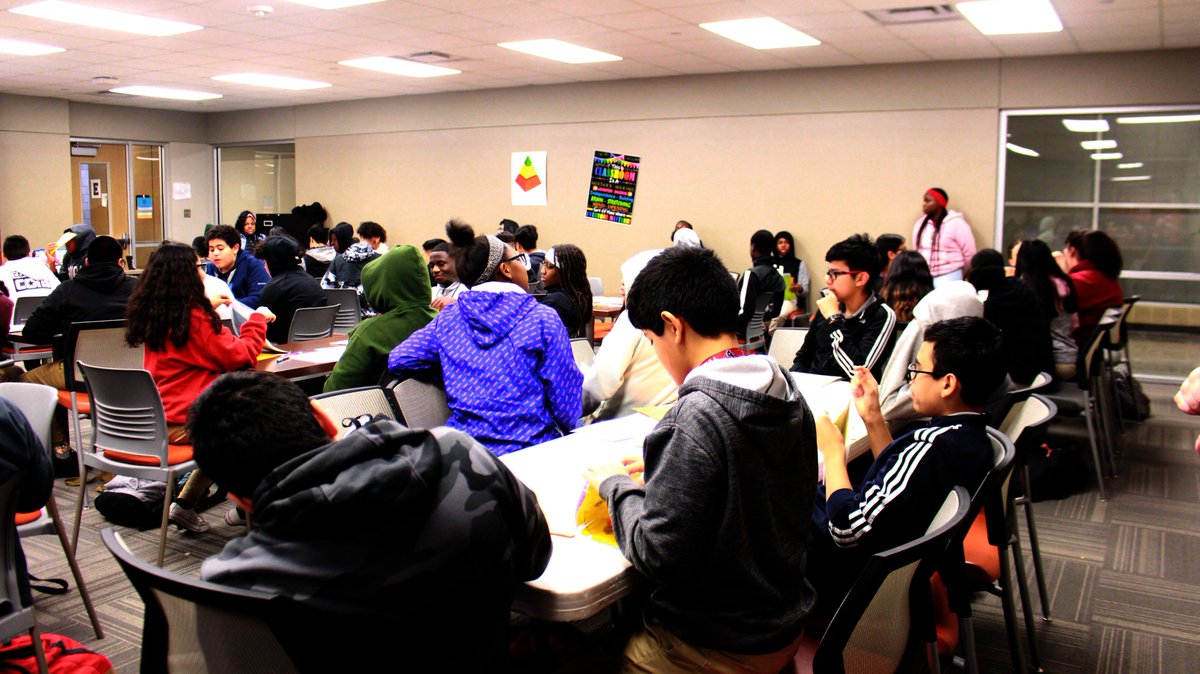 StaffordMSD's tweet photo. @SMSDMiddle Eighth Graders participated in a #ReadingBootCamp on Wednesday. #StaffordMSDProud #Literacy #CommittedtoSMSD https://t.co/alLornNEJi