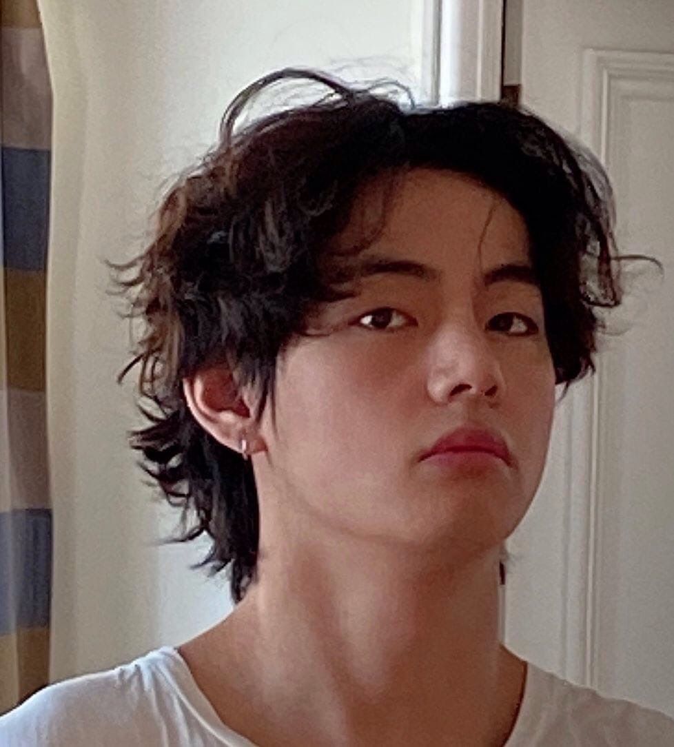 CKorshik's tweet photo. НУ КАК МОЖНО БЫТЬ ТАКИМ НЕРЕАЛЬНЫМ ????
Я НЕ МОГУ
😭💜😭💜😭💜😭 https://t.co/OV5QdOMGOr