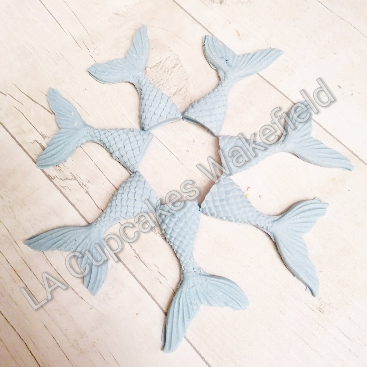 lorraineanders3's tweet photo. Chocolate mermaid tails how gorgeous are these?

#lacupcakeswakefield #lachocolateswakefield
#chocolate #mermaids https://t.co/cGCY5aCzrc