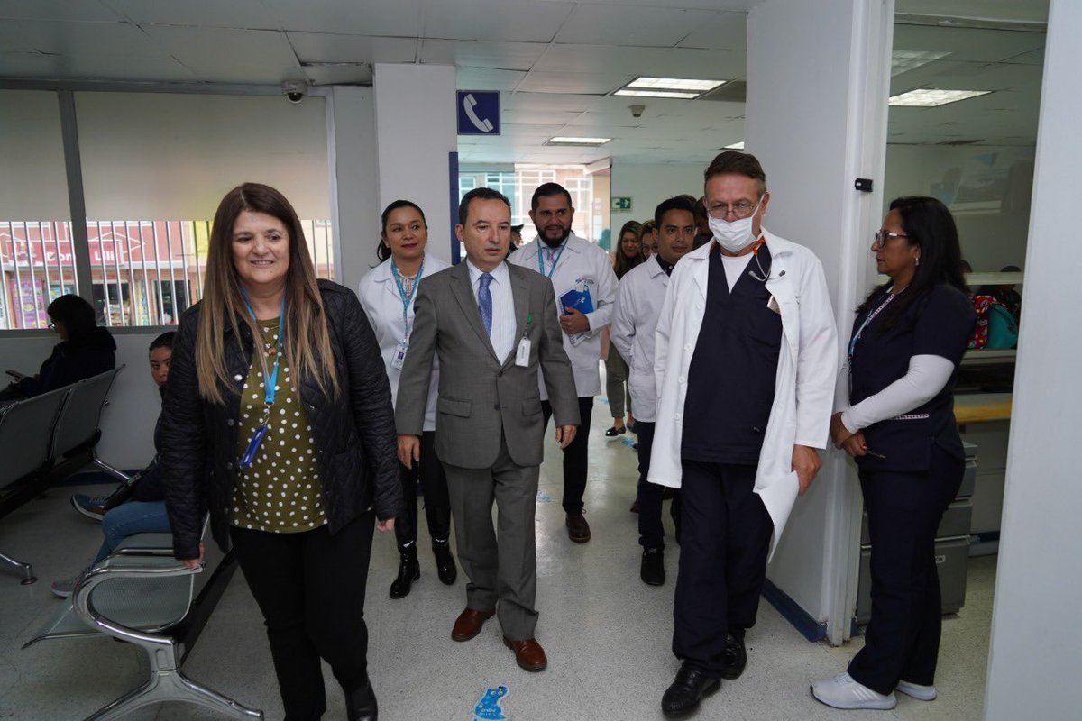 ClaudiaHePrieto's tweet photo. Agradezco la visita del secretario de salud @AlejandroGL2014 a quien pudimos mostrar los avances que hemos tenido en la consolidación de la UMHES Meissen, como referencia de atención materno - infantil en el sur de Bogotá https://t.co/SxoBgmjXPq