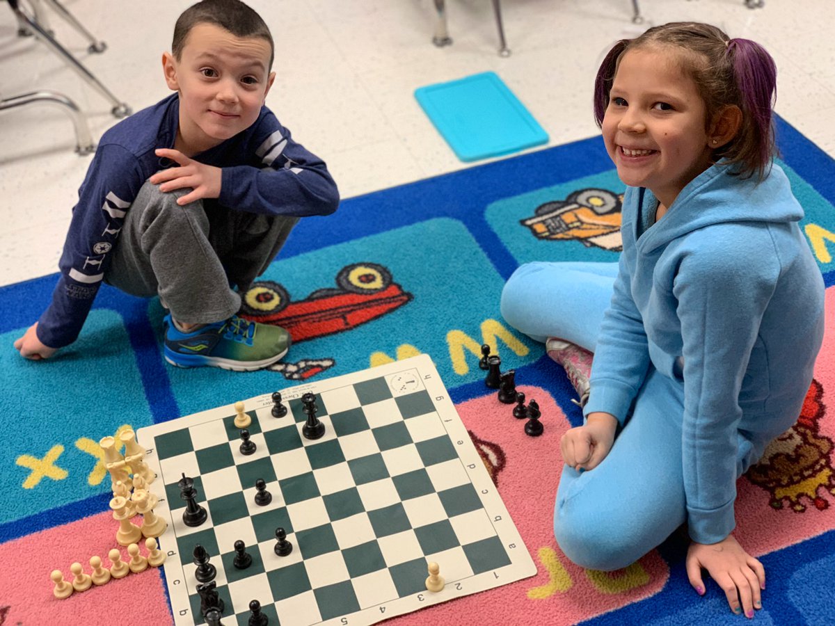 CubRunCongdon's tweet photo. The cold can’t stop our recess fun and friendships! #indoorgames #friendship #community https://t.co/SEo4Bu5swZ