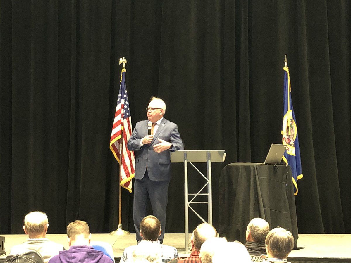 JohnsonFarmWife's tweet photo. Governor Of MN speakin at Mn Ag Expo #mnagexpo20 #mn #peptalk https://t.co/5JeYEhDobm